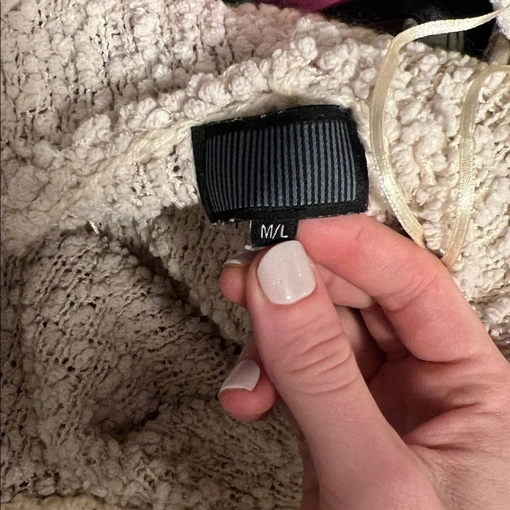 Sweater! - Picture 6 of 6
